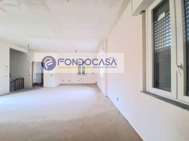 Villa Indipendente in vendita a Rescaldina, Lombardia