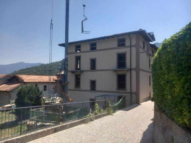 Villa Indipendente in vendita a Rezzago, Como