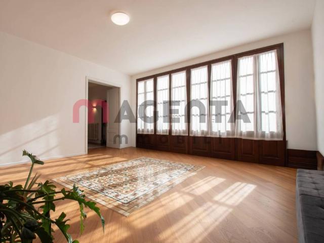 Villa Indipendente in vendita a Rezzato, Lombardia