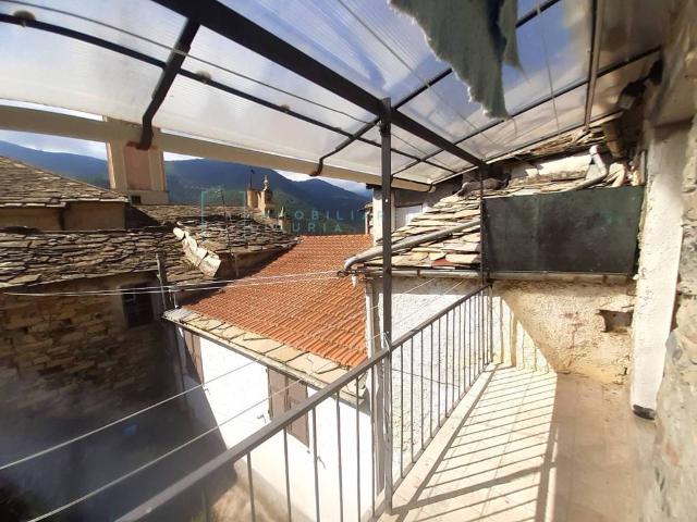 Villa Indipendente in vendita a Rezzo, Liguria