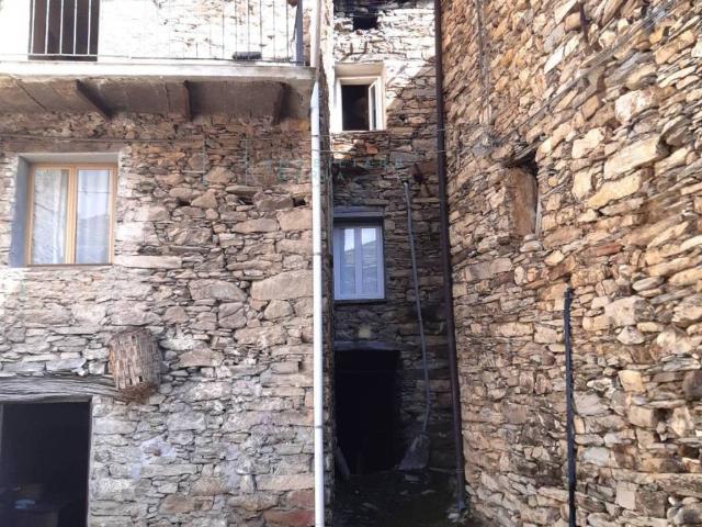 Villa Indipendente in vendita a Rezzo, Liguria