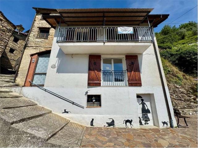 Villa Indipendente in vendita a Rezzo, Liguria