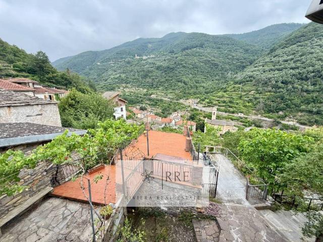 Villa Indipendente in vendita a Rezzo, Liguria