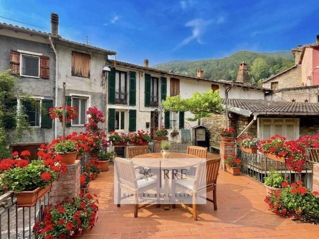 Villa Indipendente in vendita a Rezzo, Liguria