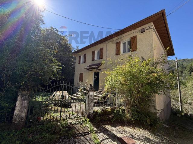 Villa Indipendente in vendita a Molini, Rezzoaglio