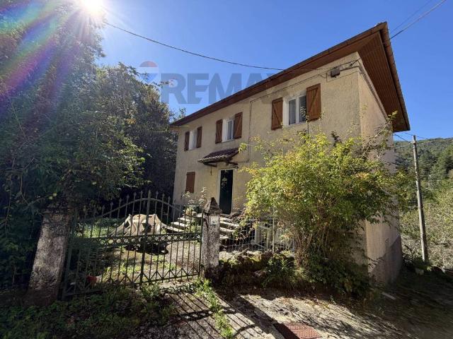Villa Indipendente in vendita a Molini, Rezzoaglio