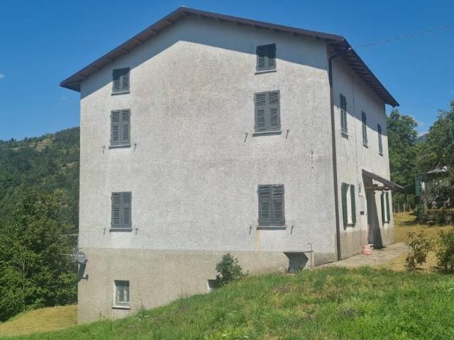 Villa Indipendente in vendita a Rezzoaglio, Liguria