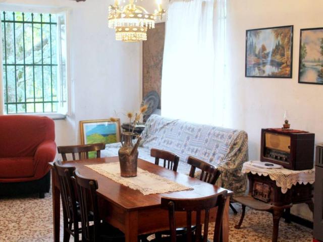 Villa Indipendente in vendita a Rezzoaglio, Liguria