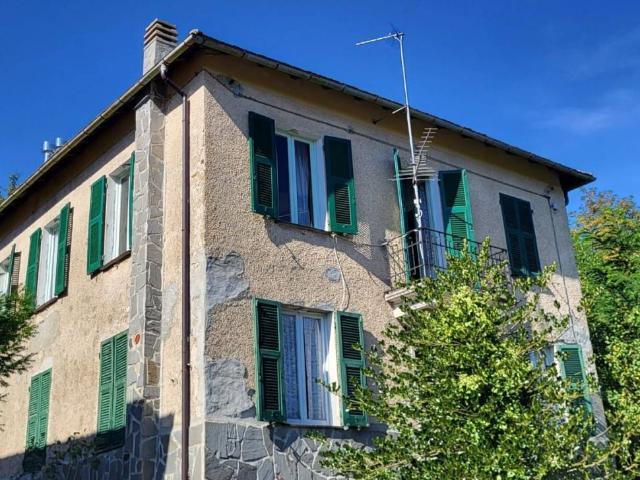Villa Indipendente in vendita a Rezzoaglio, Liguria