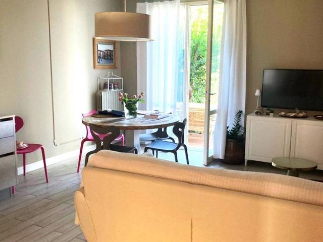 Villa Indipendente in vendita a Riccione, Reggio Emilia