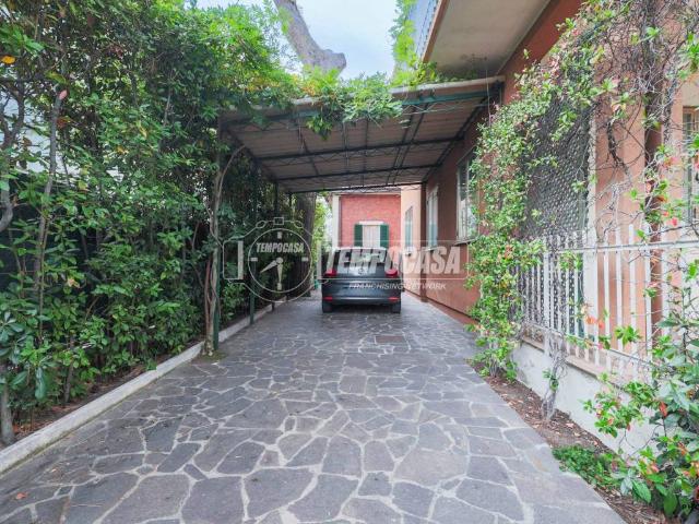 Villa Indipendente in vendita a Riccione, Reggio Emilia