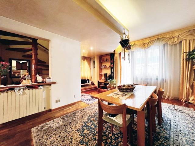Villa Indipendente in vendita a Riccione, Reggio Emilia