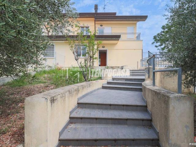 Villa Indipendente in vendita a Riccione, Reggio Emilia