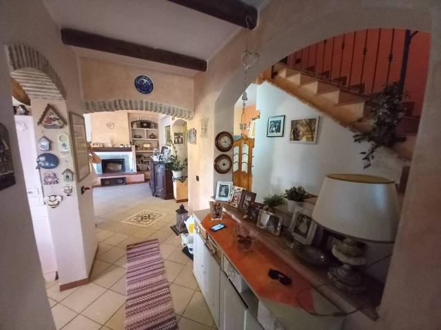 Villa Indipendente in vendita a San Benedetto, Riccò Del Golfo