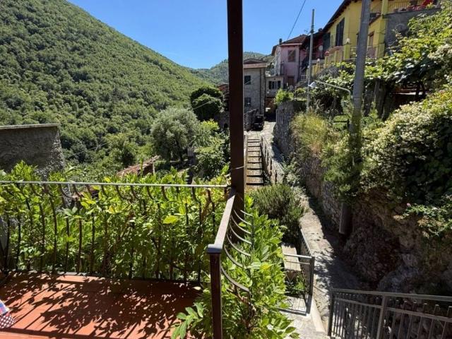 Villa Indipendente in vendita a Riccò del Golfo di Spezia, La Spezia