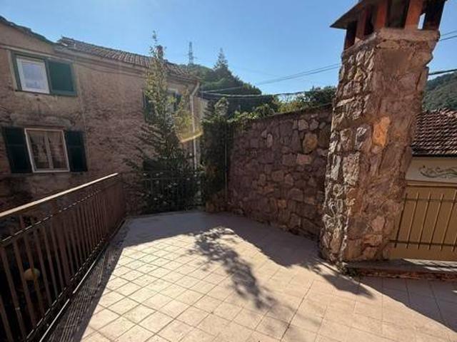 Villa Indipendente in vendita a Castè, Riccò del Golfo di Spezia