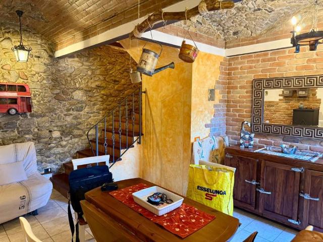Villa Indipendente in vendita a Riccò Del Golfo, Liguria