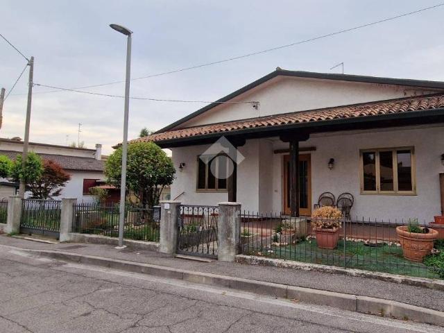 Villa Indipendente in vendita a Fonte, Riese Pio X