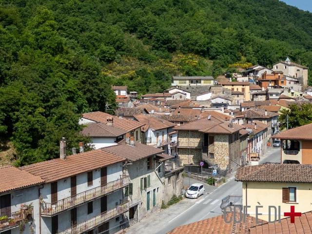 Villa Indipendente in vendita a Rieti, Lazio