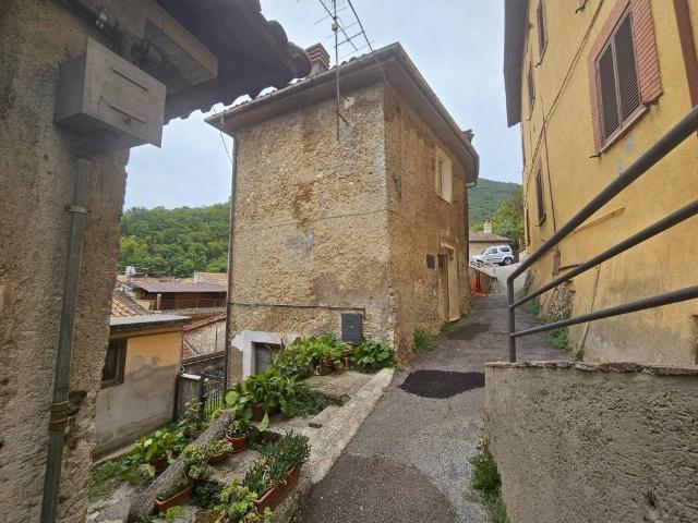 Villa Indipendente in vendita a Rieti, Lazio