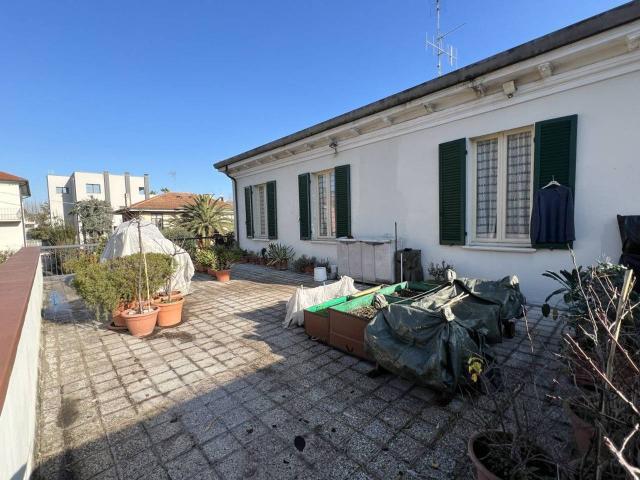 Villa Indipendente in vendita a Rimini, Reggio Emilia