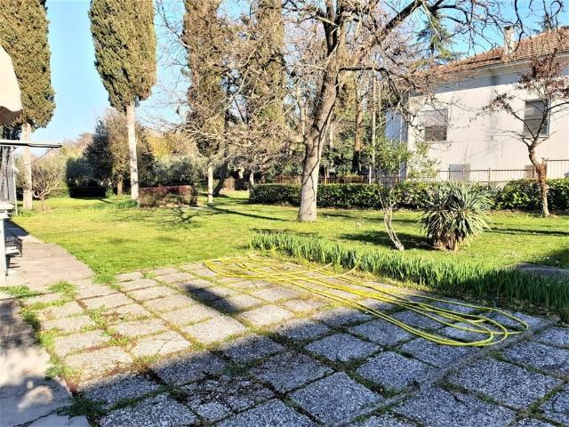Villa Indipendente in vendita a Rimini, Reggio Emilia