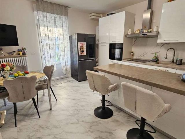 Villa Indipendente in vendita a Viserba Monte, Rimini
