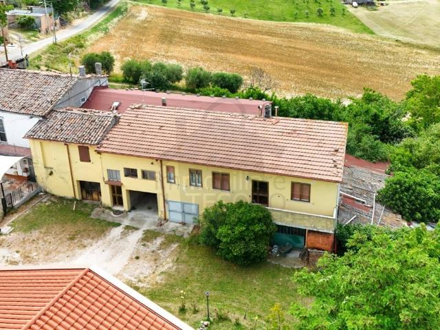 Villa Indipendente in vendita a Rimini, Reggio Emilia