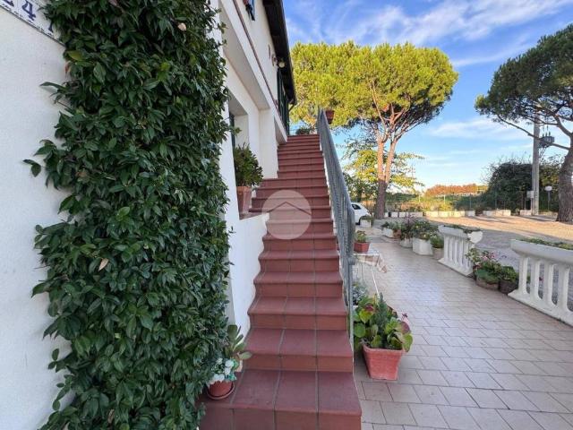 Villa Indipendente in vendita a Rimini, Reggio Emilia