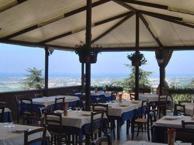 Villa Indipendente in vendita a Rimini, Reggio Emilia