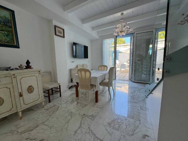Villa Indipendente in vendita a Rimini, Reggio Emilia