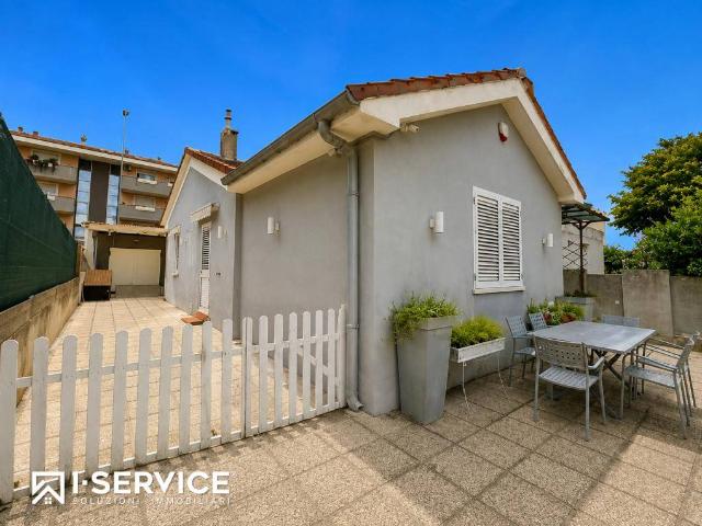 Villa Indipendente in vendita a Rimini, Reggio Emilia