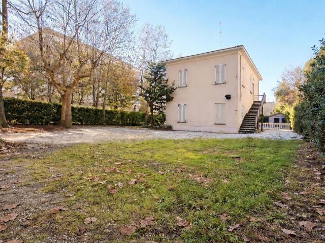 Villa Indipendente in vendita a Rimini, Reggio Emilia
