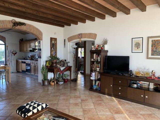 Villa Indipendente in vendita a Pianura Reggiana, Re