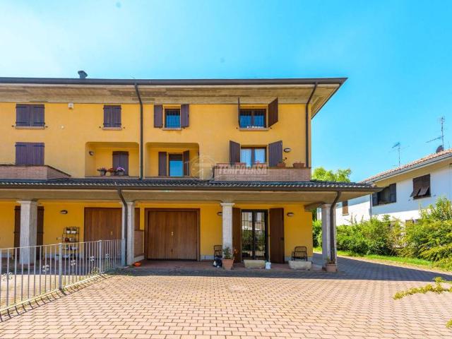 Villa Indipendente in vendita a Pianura Reggiana, Re