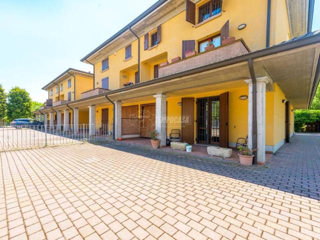 Villa Indipendente in vendita a Pianura Reggiana, Re