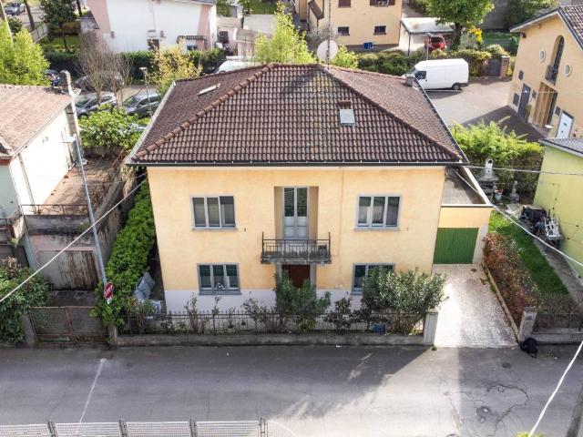 Villa Indipendente in vendita a Pianura Reggiana, Re