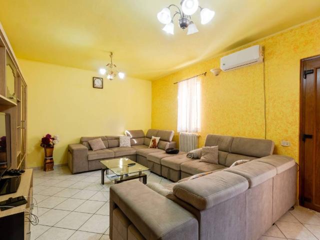 Villa Indipendente in vendita a Pianura Reggiana, Re