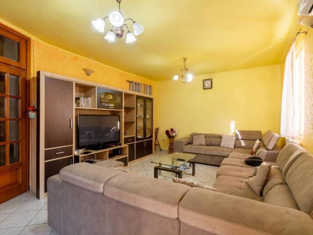 Villa Indipendente in vendita a Pianura Reggiana, Re