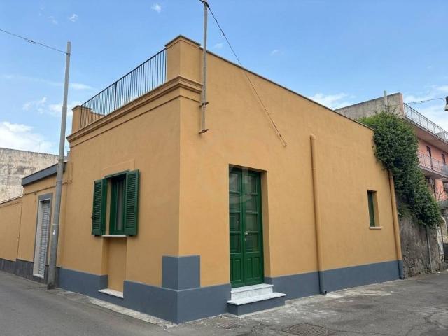 Villa Indipendente in vendita a Riposto, Sicilia