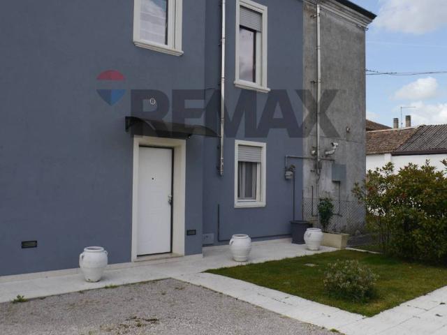 Villa Indipendente in vendita a Unione Terre e Fiumi, Berra
