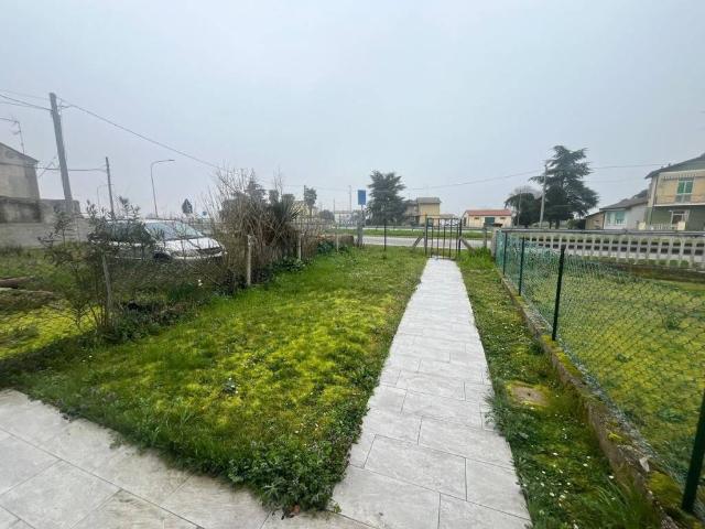 Villa Indipendente in vendita a Unione Terre e Fiumi, Berra