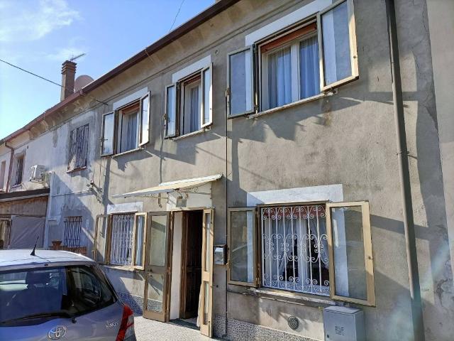 Villa Indipendente in vendita a Unione Terre e Fiumi, Guarda Ferrarese