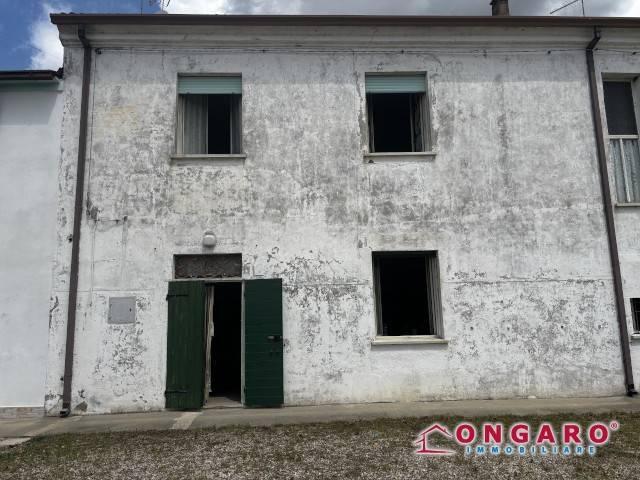 Villa Indipendente in vendita a Unione Terre e Fiumi, Reggio Emilia