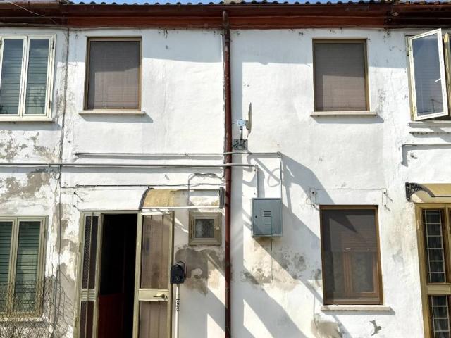Villa Indipendente in vendita a Unione Terre e Fiumi, Berra