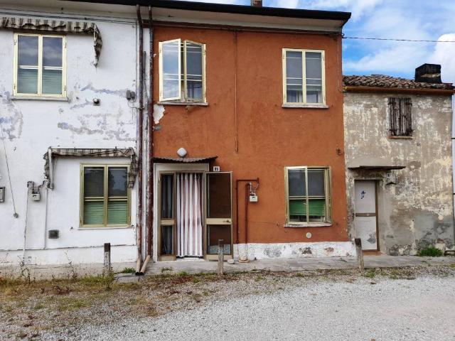 Villa Indipendente in vendita a Unione Terre e Fiumi, Reggio Emilia