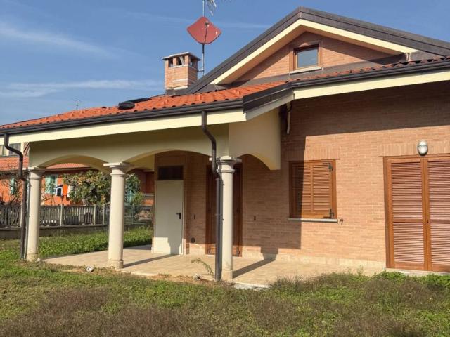 Villa Indipendente in vendita a Villaggio Aurora, Piemonte