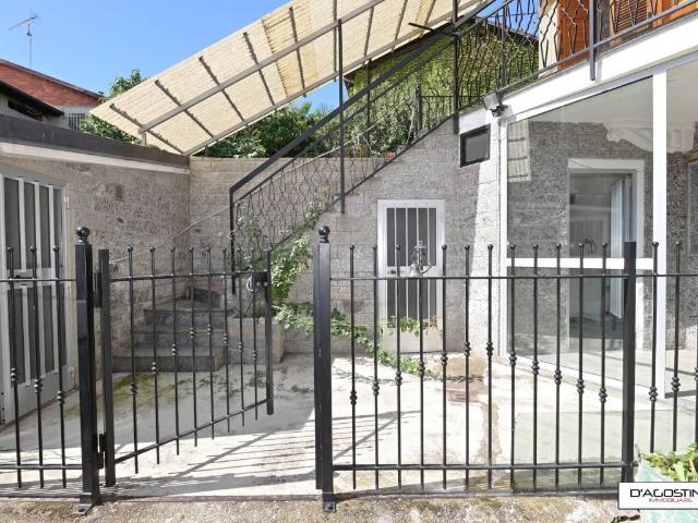 Villa Indipendente in vendita a Vesignano, Piemonte