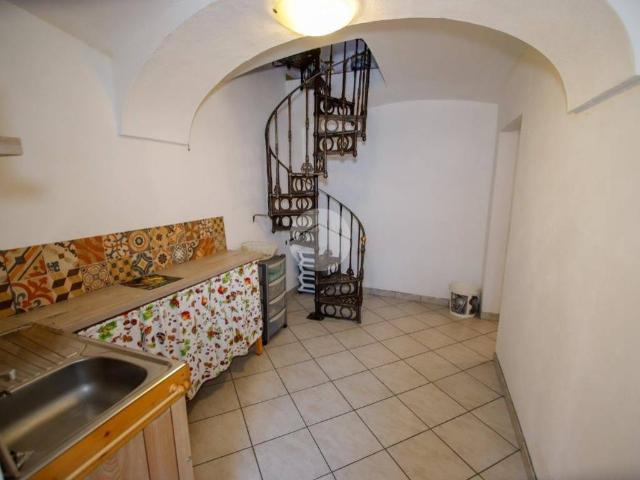 Villa Indipendente in vendita a Vesignano, Piemonte
