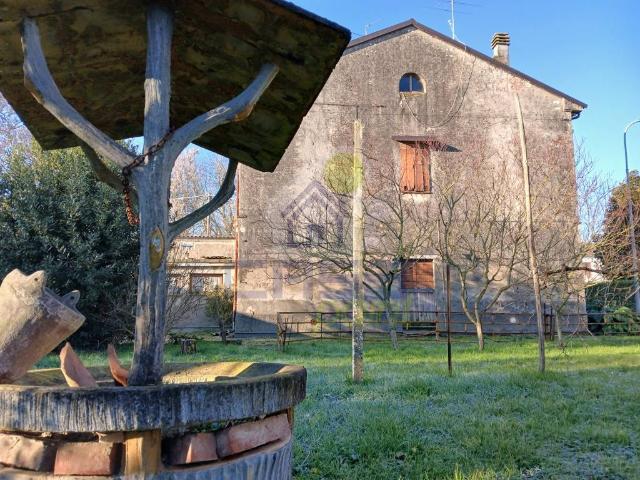 Villa Indipendente in vendita a Rivarolo Del Re, Lombardia